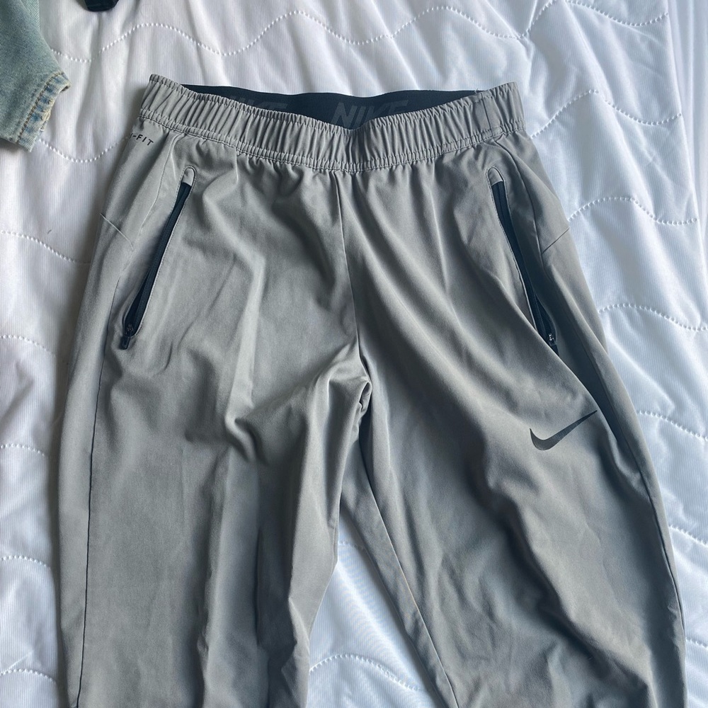 Nike Dri-Fit Tapered Sweatpants - Grey